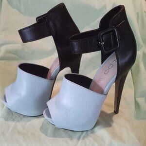 Ladies ALDO blue/black pumps